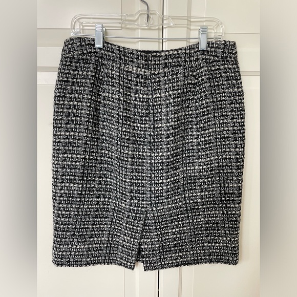 J Crew Tweed Pencil Skirt - Picture 2 of 5